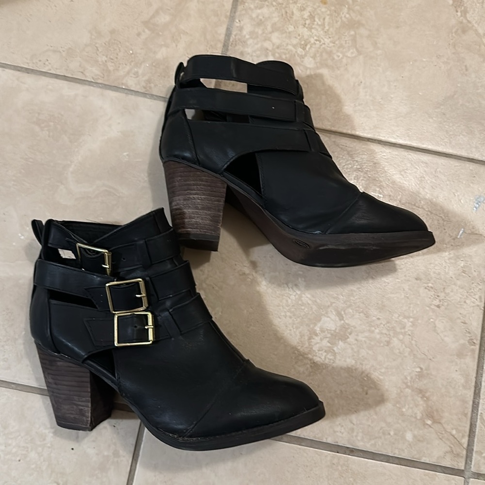 Mossimo Black Open Buckle Booties Size 9